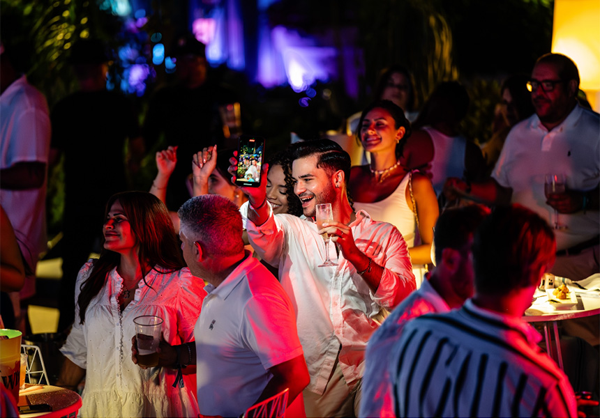 People dancing